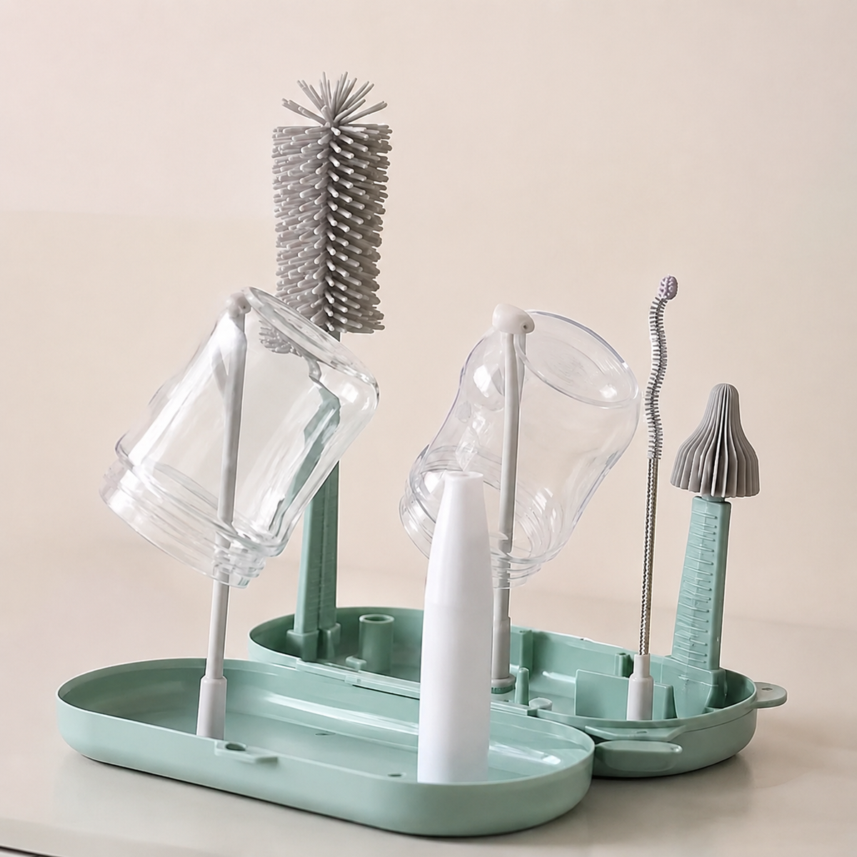 kit egouttoir biberon sur table.
